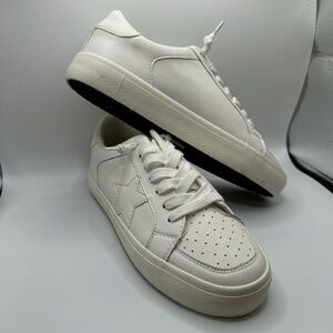 Modern Rush White Sneakers